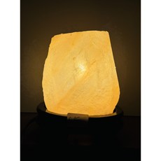 稀少晶化鹽燈 2.3kg 命理師指定招財黃光 能量之王 限量稀少