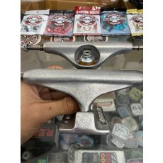 independent 因地 indy 滑板進口橋 鈦合金鍛造底座 尺寸139 pu無磨損, 如圖所示, 1個