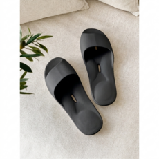 데일리루틴_문 걸림 스트레스 없는 플랫 욕실화, 블랙, 1개