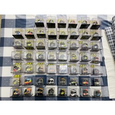 新入荷更新 羅西引退 一共54顆不重複 正版現貨 羅西 經典Rossi VR46 1:5 1/5 安全帽模型 agv, 1個