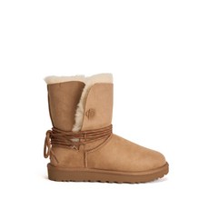 어그 로고 디테일 시어링 부츠