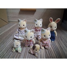 森林家族 Sylvanian Families 絨毛玩偶 多款動物角色 精緻服裝 收藏品, 1個, 兔子