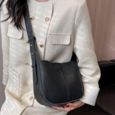 MIQIER & BAGS FASHION 荔枝紋軟皮革子母包 輕巧斜背包 附拉鍊小包, 黑色
