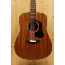 Guild D-320C 單板民謠吉他, 1個