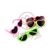 인형소품 하트 선글라스 혜명마트, 그린