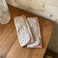 플롬 아기띠침받이(1세트 2개입) 에르고호환 힙시트 신생아패드 유모차 카시트 안전벨트 커버 침받이세트, 베이지플라워 (2개입), 30개