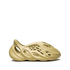 아디다스이지 이지 폼 러너 설퍼 스니커즈