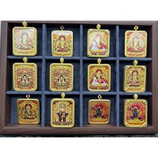 五臺山唐卡吊墜，雙面立體浮雕，送五路繩, 如圖所示, 1個