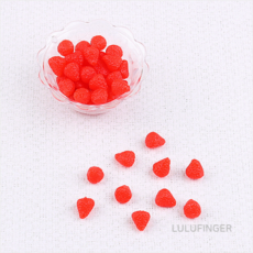 [룰루핑거] 미니어쳐 통 딸기 0.6x0.6x0.8cm (약 50개입) 1O-02-260