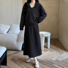 TIMEPURE 루즈핏 후드 브이넥 맨투맨+홀터넥 원피스 투피스 빅사이즈 여성복 봄가을 패션 날씬해 보이는 세트 심플 나시 스커트 코트 임부복 캐주얼