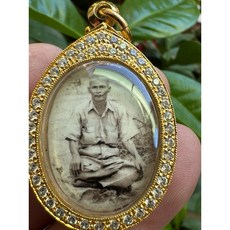泰勝Taisheng 佛牌 阿贊灣猜 B.E2568 阿贊興派灣 Locket 銀底自身, 1個