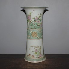 粉彩畫花鳥花箍雙面工 陶瓷花瓶, 如圖所示