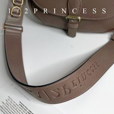1/2 PRINCESS 復古皮革壓印LOGO肩背帶, 奶咖