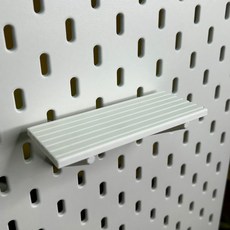 IKEA SKÅDIS洞洞板配件平板/平台 多功能牆面收納 展示裝飾品 簡約設計, 1個