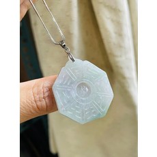 八卦翡翠玉墜 冰潤飄花設計 吉祥寓意 搭配銀鏈, 天然A貨玉 冰潤小飄花太極八卦翡翠玉墜 晶透起冰 飄綠絲小綠花 透手好水頭 配戴無壓力大小, 1個