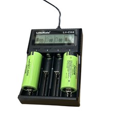 Lii-CH4 多功能四槽充電器(2大2小)充電座 手電筒電池充電器, 1個