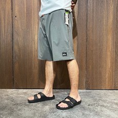 QuikSilver 閃銀海灘褲 側口袋綁繩衝浪褲 休閒短褲 logo 灰色