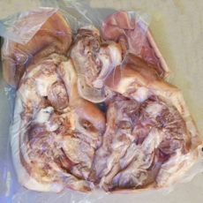 (도매) 국내산 삶은 돼지머리고기 한마리 반쪽 1.5kg내외 머릿고기수육 돼지국밥 순대국 재료 대용량, 1개, 1.5kg
