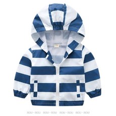 鹿拉拉 LU-LALA 男童外套。春秋中小童連帽條紋風衣夾克，時尚輕便，舒適透氣