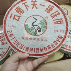 운남 전통 보이차 2011년 하관 일급 철병 생차 357g, 1개