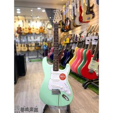 夢成音樂中心 Squier 電吉他 Affinity Stratocaster 衝浪綠 現貨兒童電吉他, 1個