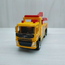 宅米吉 全新盒裝現貨 1:72 富豪 VOLVO 道路救援車 黃色 合金 模型車 玩具 迴力 收藏, 1個