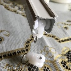 B 窗簾軌道吊桿 懸空支架 鋁合金軌道 方軌工字軌道 懸吊桿 金屬固定吊架，堅固耐用，安裝簡便, 大夾片軌道 一件一米, 1個