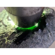 瓜地馬拉墨翠原石 牌子戒面料 870克, 1個
