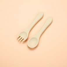 DIU 硅膠寶寶輔食蝸牛碗 嬰兒專用硅膠吸盤碗嬰幼兒童餐具自主進食, 1個, 長柄叉勺(米白色):如圖