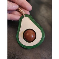 純手製作原創植鞣牛皮鑰匙扣 牛油果造型可愛包包掛飾