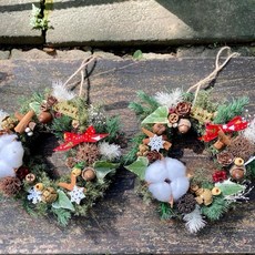 豪華經典28公分聖誕花圈，雪松扁柏松果歐式聖誕飾品，聖誕節慶裝飾, 1個, 15公分的DIY材料包