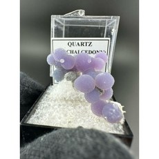 印尼紫葡萄玉髓礦標 礦物收藏品, 1個