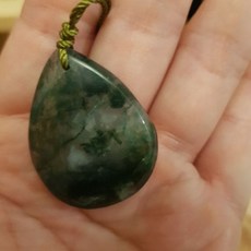 海草玉吊墜 伸縮繩設計 簡約時尚 舒適配戴, 1個