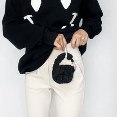 여자공주머니 여성볼파우치 여성용 퀼팅 미니 핸드 패딩 클라우드 백 볼주머니 파우치, 블랙, 1개