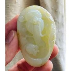 和闐籽料灑金皮青白肉福祿財神和田獨籽61.7g，型圓潤好盤玩，肉質細膩，初級把玩收藏佳品, 1個