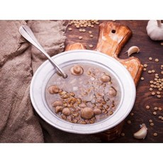 Mushroom and lentil soup
