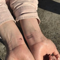 WAWA TATTOO 可愛月亮防水紋身貼紙HC-3012，持久防水，安全無毒，輕鬆打造個人風格, 1個