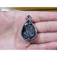 泰國彩虹流鐵能量護身符墬子，力泥鎳萊能量礦石，守護平安，編號342, 1個