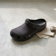 크록스 클래식 올 터레인 클로그