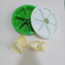 桃園出貨 三角飯糰便當盒日式壽司磨具六合一 做紫菜包飯製作工具模具盒子, 圖片色送一大一小隨機色一套, 1個