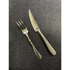 工具家達人 具良治 牛排刀 GLOBAL 刀叉組 牛排叉 料理刀 切片刀 牛刀 鐵柄 日本製 GT-102, 1個, 1牛排刀+1牛排叉(店家拆開賣沒外包裝), Silver