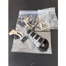 不銹鋼 彈弓 帶瞄具, 如圖所示, 1個