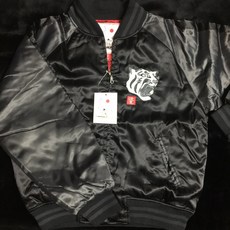 日本職棒 阪神虎 波達聯名棒球外套，舒適面料展現潮流風格，棒球迷必備