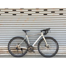 BIKEDNA R300 鋁合金彎把甩把公路車搭載日本SHIMANO 煞變合一 14速線控碟剎前後快拆培林大盤 競速碟煞, 鈦色, 1個