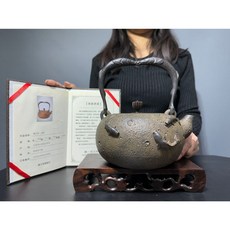 【通天寶】正宗日本鐵瓶【藏王堂 金魚】鐵壺 日本南部鐵 厚重沉穩 工藝精湛 鐵肌細膩 炮口鐵瓶 收藏擺飾 P39, 金