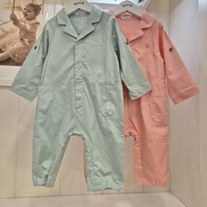 아가방 부평점 #2023 봄 70% #가볍고 편안한 착용감 좋은 소매/허리길이 조절가능한 점프수트 #뒷면 쿠킹디자인 포인트 #제이롤업점프수트 01Q137501MI