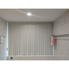 自我主張窗簾坊 直立式鋁合金百葉窗簾，適用浴室及潮濕區域，免費詢價, 詳見包裝