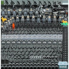 전쟁 피규어 모형 밀리터리 전투함 군인 군사 테마의 블록 미니피규어 특수부대 병사 도시 경찰관 그리고 남자아이들을 위한 다른 작은 인형들입니다. 마지막 부분은 장난감에 대한 장난스, [28] 년 중무장 특수기동대SWAT 대원 24명 방패