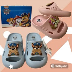 汪汪隊正版授權護趾拖鞋，新款男女童防踢平底拖鞋，室內外海灘拖鞋，快速出貨