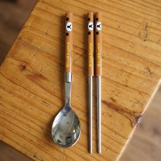 리락쿠마 얼굴 슬림 수저세트 (브라운), 구매수량 (현 재고 5개)